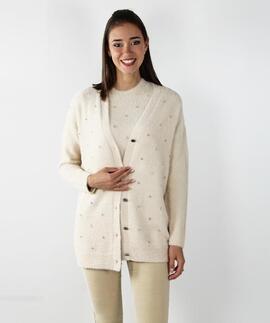 CHAQUETA LARGA DE PUNTO CON APLIQUES DE PEDRERIA BEIGE