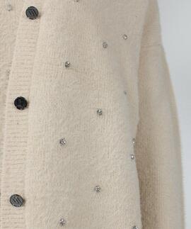 CHAQUETA LARGA DE PUNTO CON APLIQUES DE PEDRERIA BEIGE