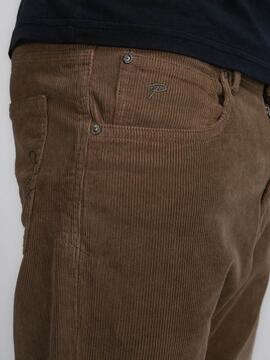 PANTALÓN DE PANA RUSSEL TAPERED FIT CAMEL