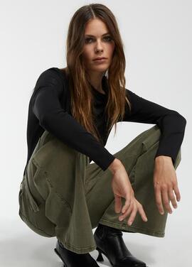 PANTALÓN BOLSO CARGO CROPPED KAKI