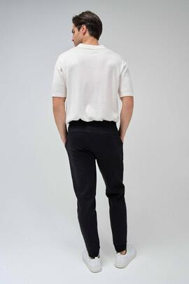 PANTALÓN JOGGER REGULAR FIT NEGRO