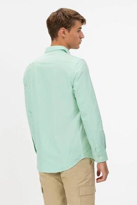 CAMISA OXFORD CUELLO BOTÓN VERDE