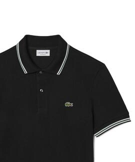 POLO LACOSTE REGULAR FIT 031 NEGRO CON RIBETES DECORATIVOS