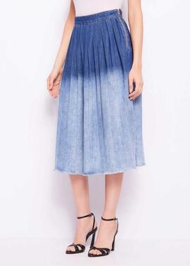 FALDA MIDI PLISADA EN DENIM TIE DYE AZUL