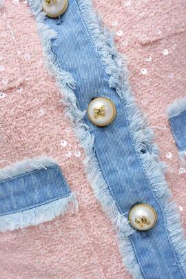 CHAQUETA DE TWEED CON DETALLES EN DENIM