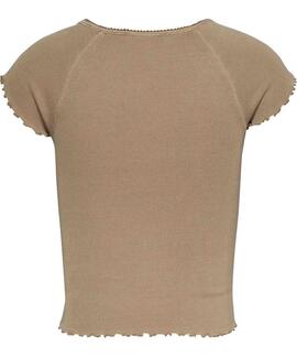 CAMISETA ACANALDA SLIM FIT ESCOTE DE PICO CON VOLANTES CAMEL